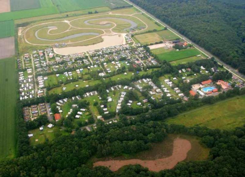 Mulder'S Vakantiehuis, Jaarplaats 108 Op Recreatiepark De Tien Heugten Schoonloo Luaran gambar