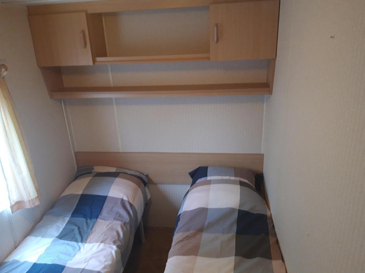 Mulder'S Vakantiehuis, Jaarplaats 108 Op Recreatiepark De Tien Heugten Schoonloo Luaran gambar
