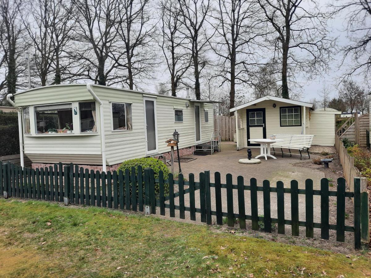 Mulder'S Vakantiehuis, Jaarplaats 108 Op Recreatiepark De Tien Heugten Schoonloo Luaran gambar